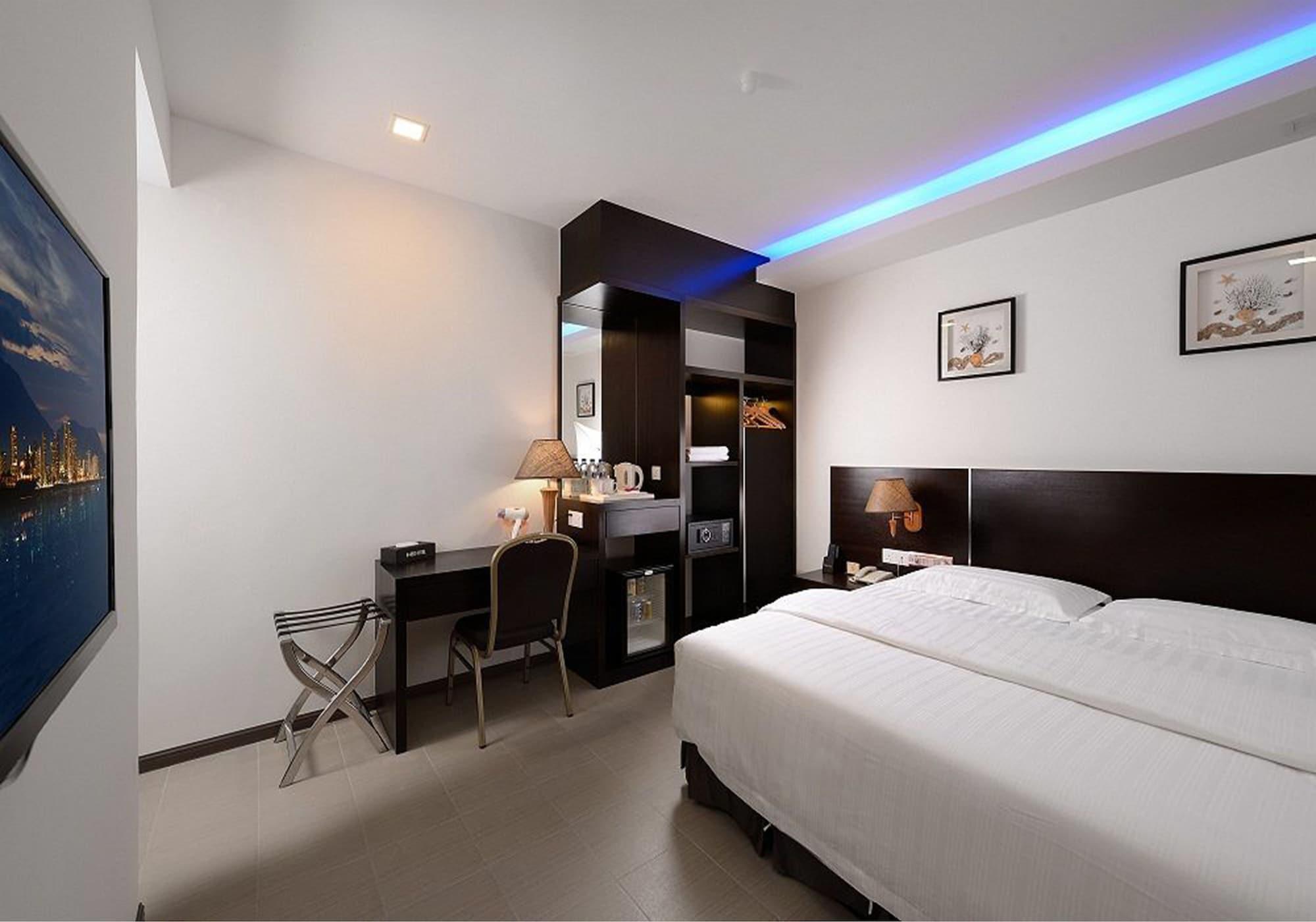 E-Red Hotel Bandar Perda Bukit Mertajam Esterno foto