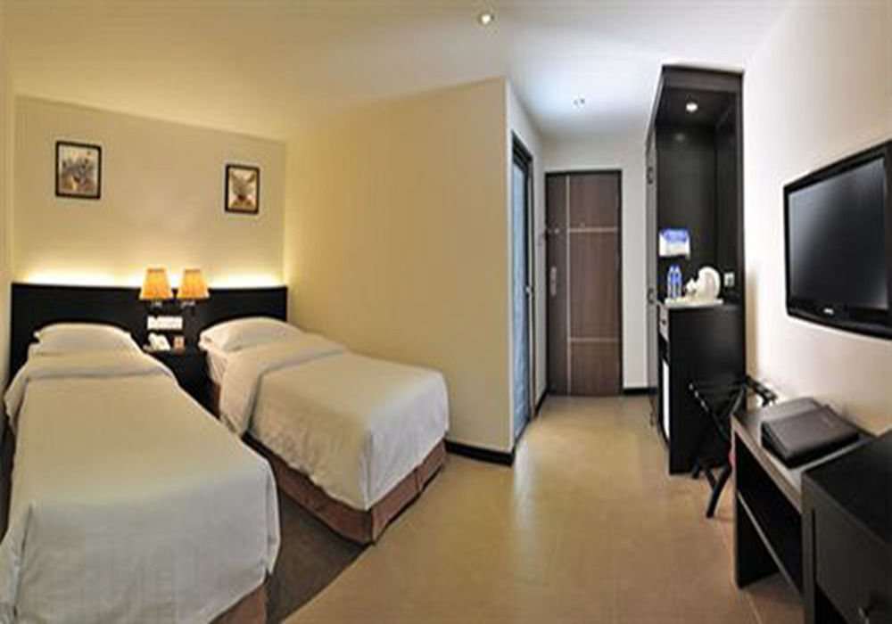 E-Red Hotel Bandar Perda Bukit Mertajam Esterno foto