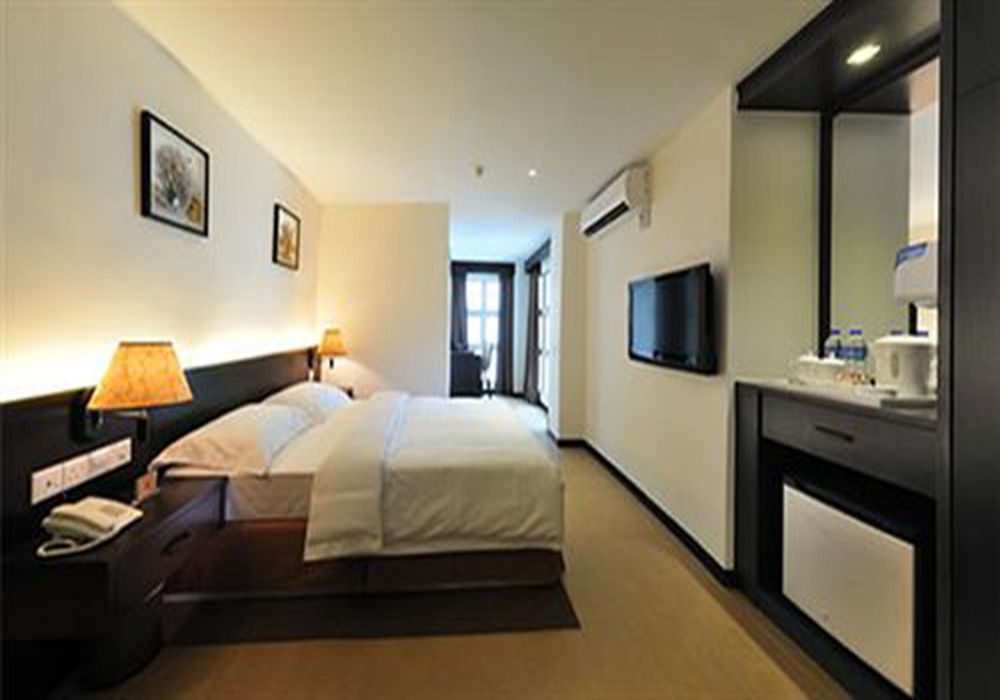 E-Red Hotel Bandar Perda Bukit Mertajam Esterno foto